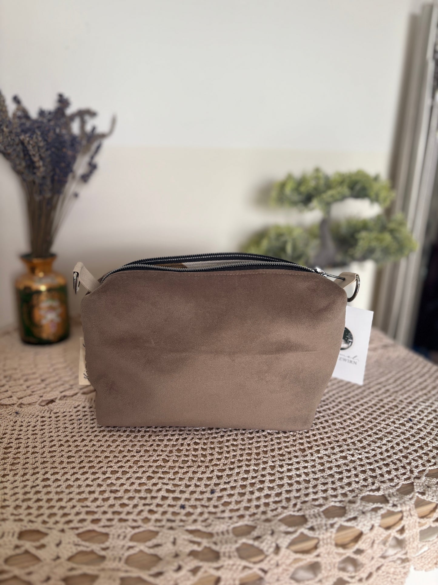 Zeitlose Handtasche in dunklem beige ☘️