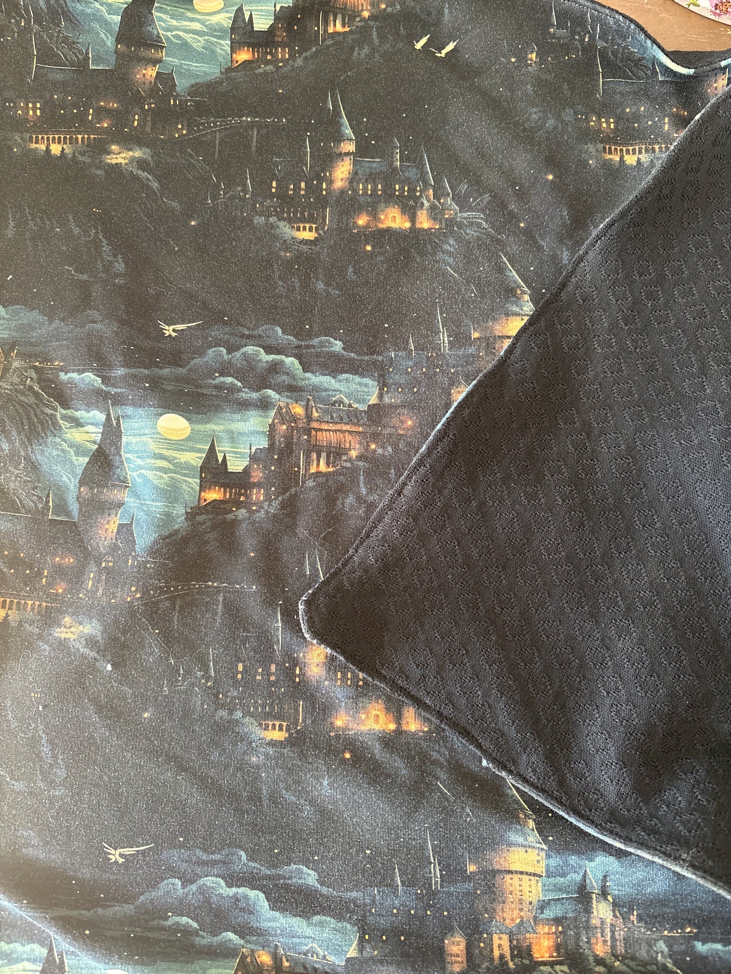 Babydecke mit magischen Schloss Muster und atmungsaktiver Strick Innenseite (BIO Stoffe)