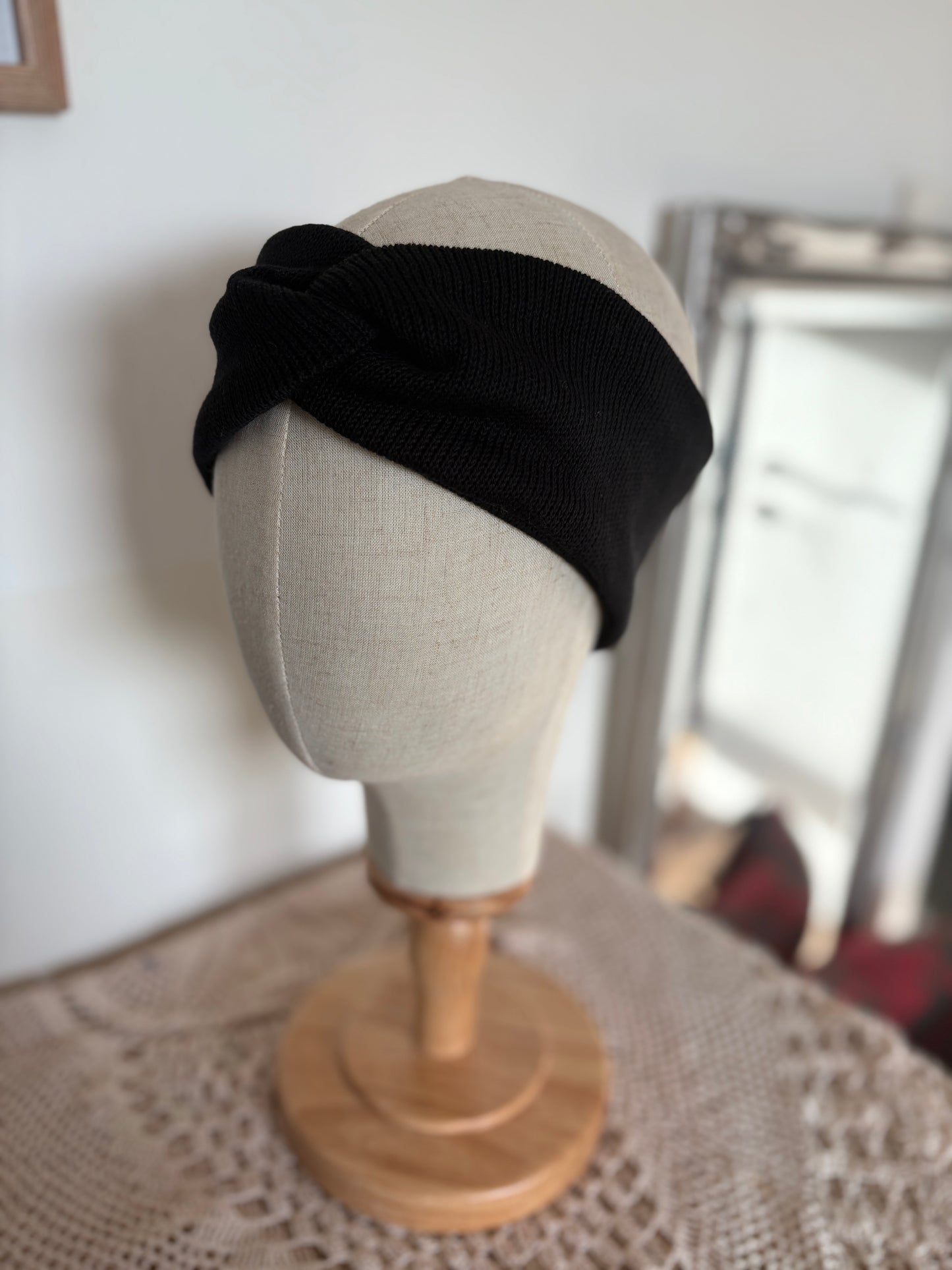 Schwarzes, zeitloses Stirnband aus BIO & GOTS Strickstoff