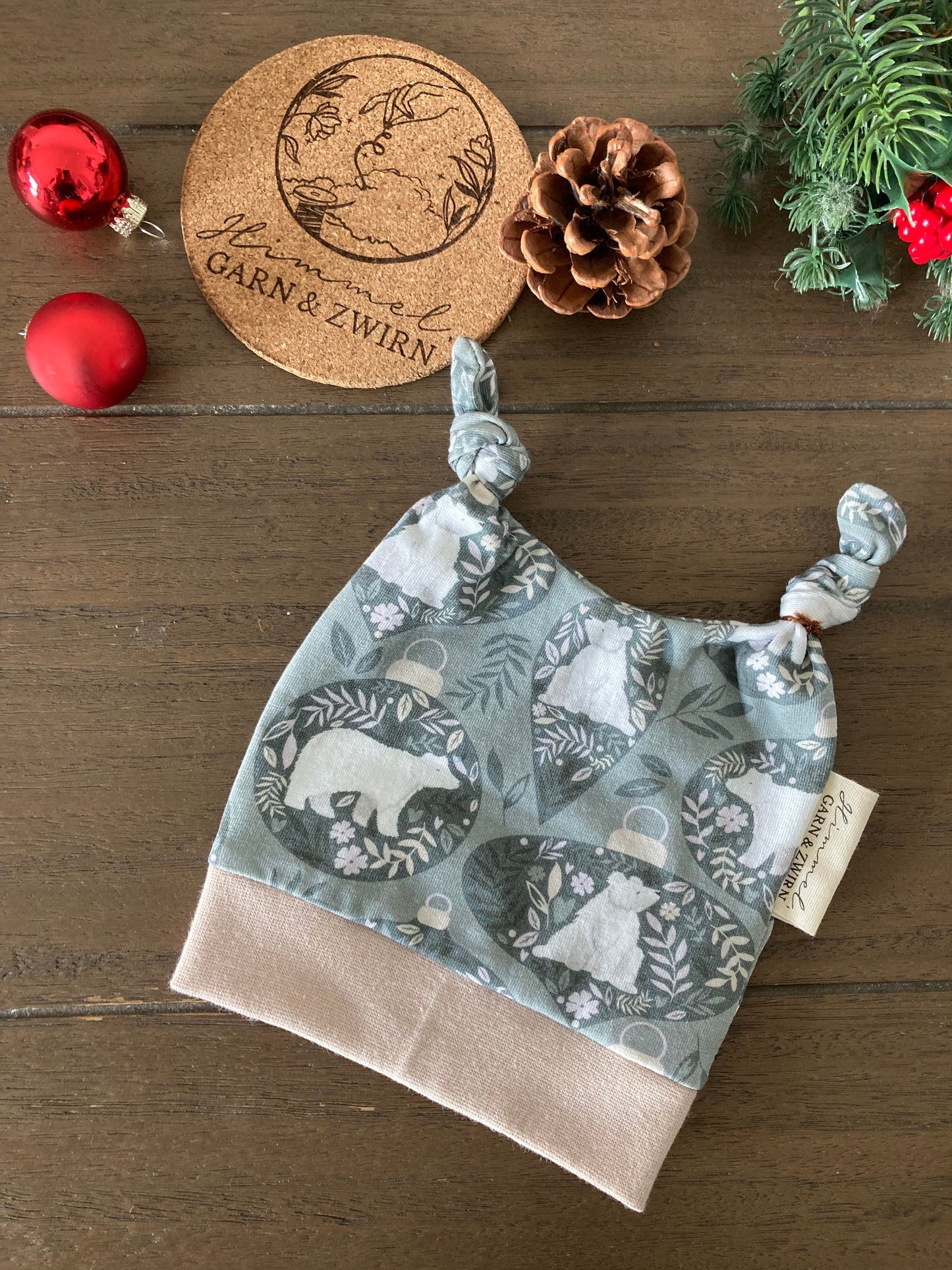 Babyhaube aus BIO Stoffen im süßen Eisbären Design 🐻❄️