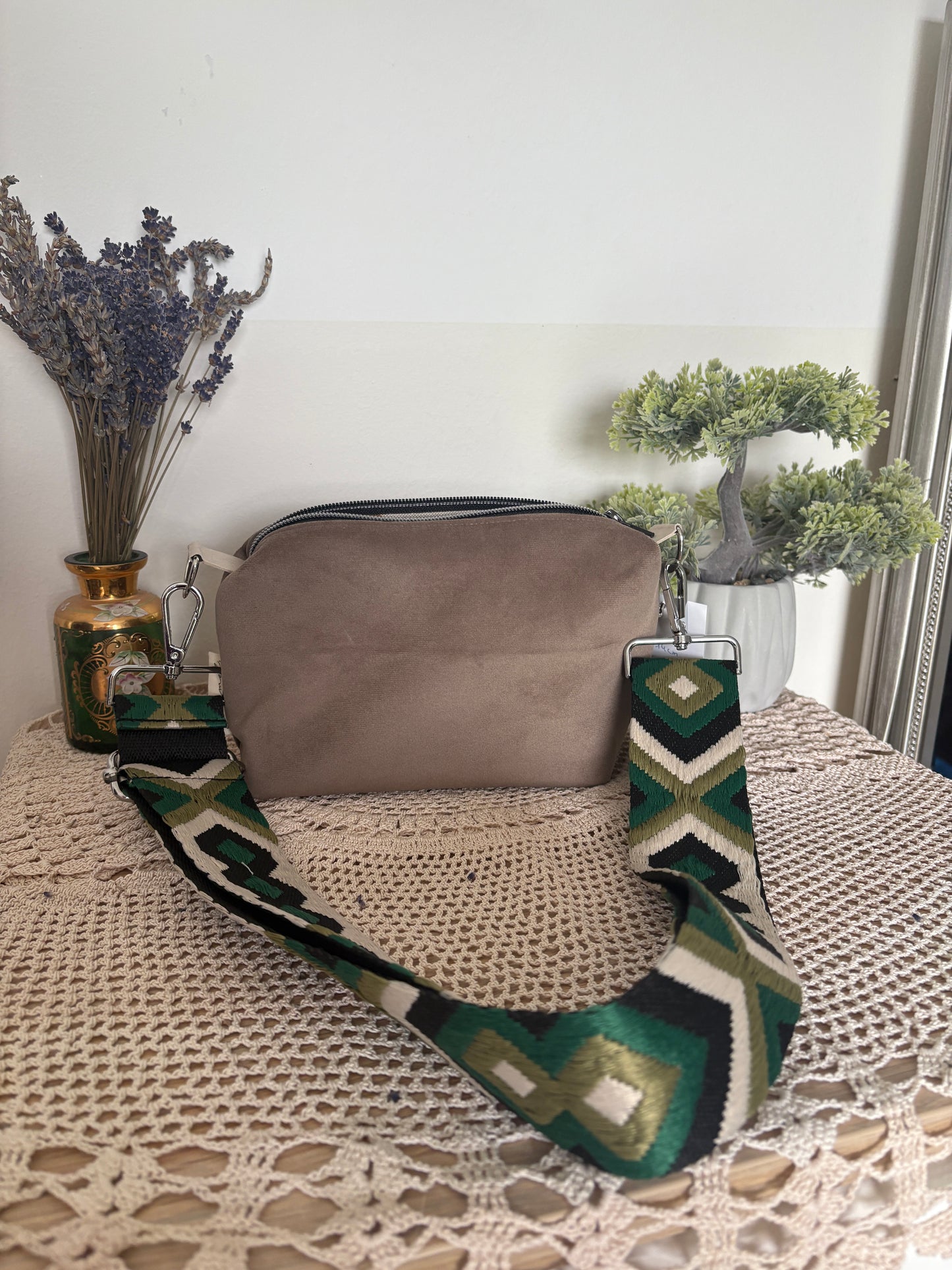 Zeitlose Handtasche in dunklem beige ☘️