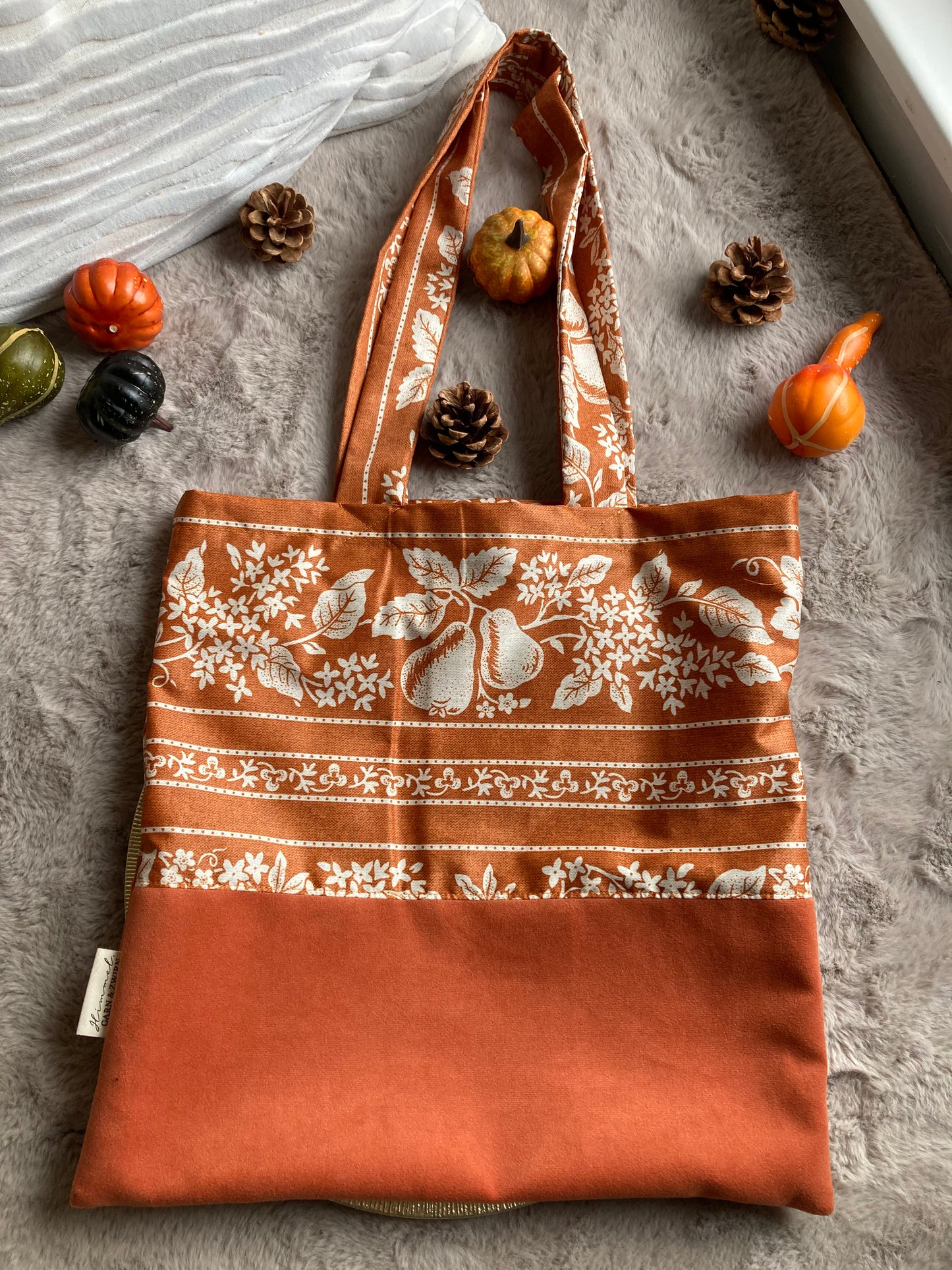 Nur 1 Stück verfügbar! Herbstliche Shoppingbag aus hochwertigen Taschenstoff und wasserabweisendem Stoff, ideal für den Herbst 🍂